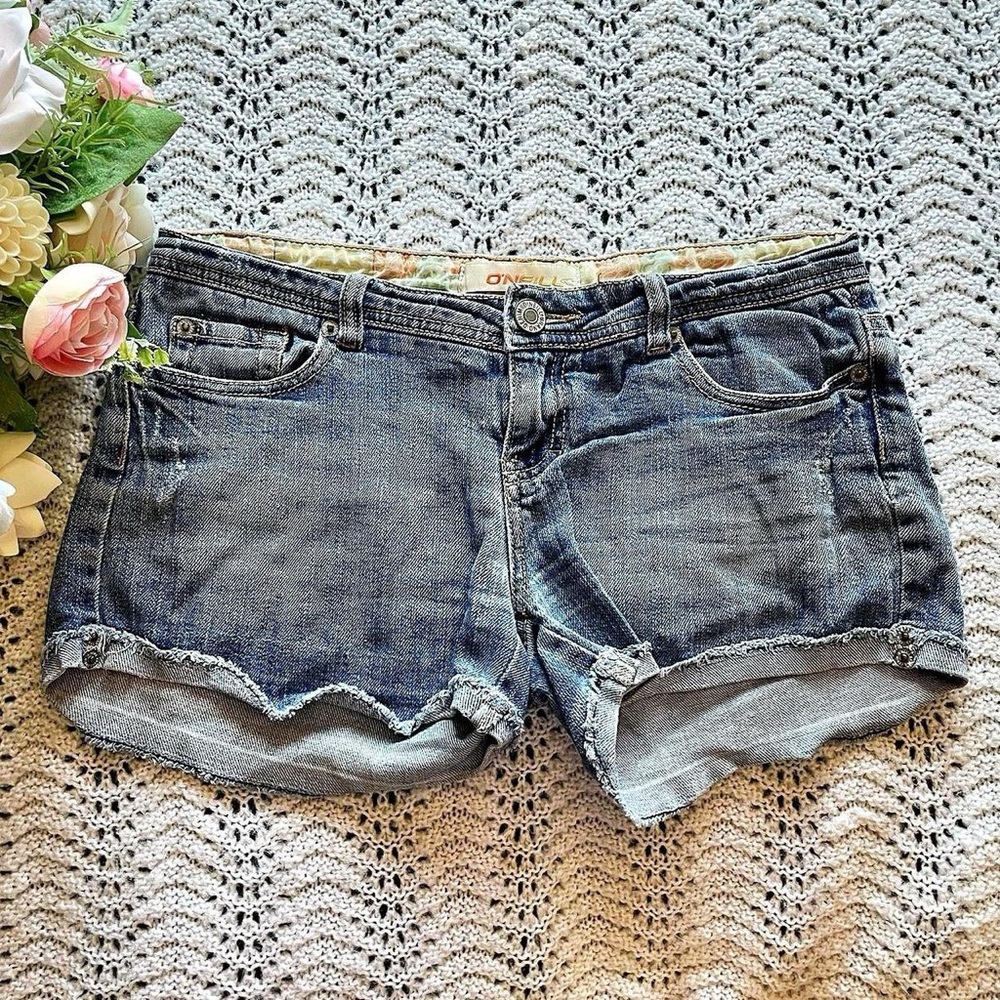 Vintage y2k cutoff jean shorts / O’Neill / 30” waist